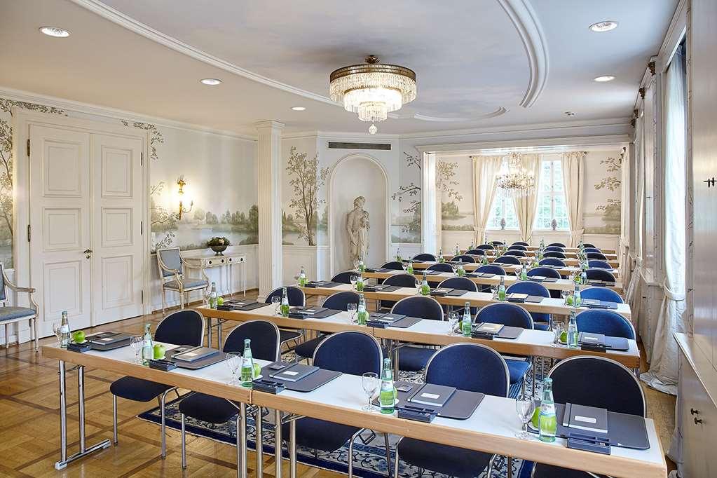 Althoff Hotel Fuerstenhof Celle Udogodnienia zdjęcie The interior of the conference centre