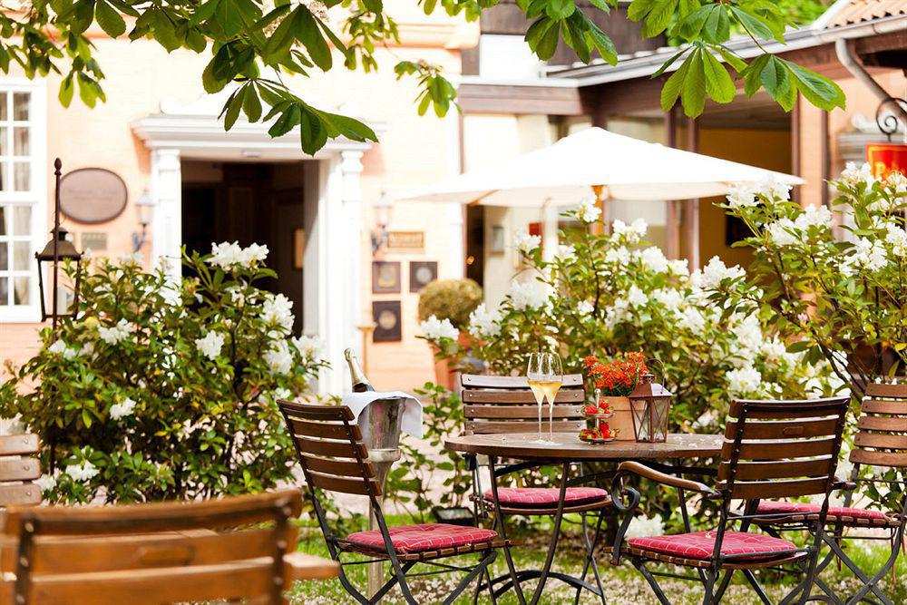 Althoff Hotel Fuerstenhof Celle Zewnętrze zdjęcie The garden of the hotel